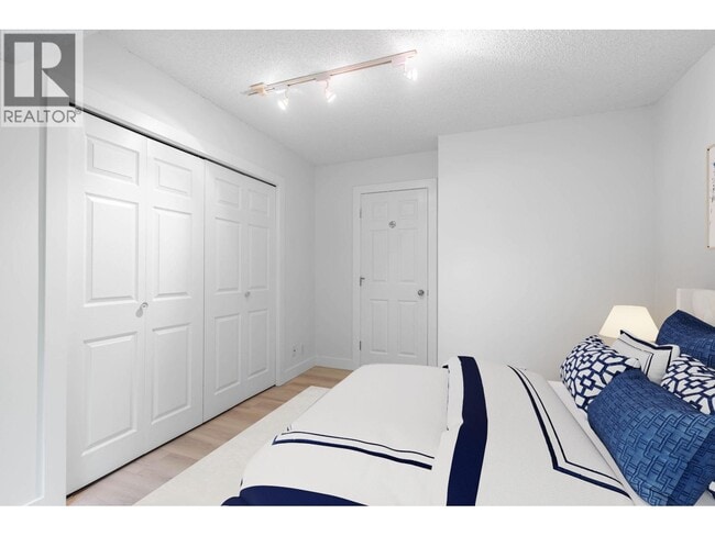 Building Photo - 747 17th St