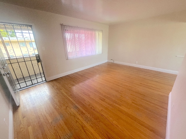 Building Photo - 515 W G St