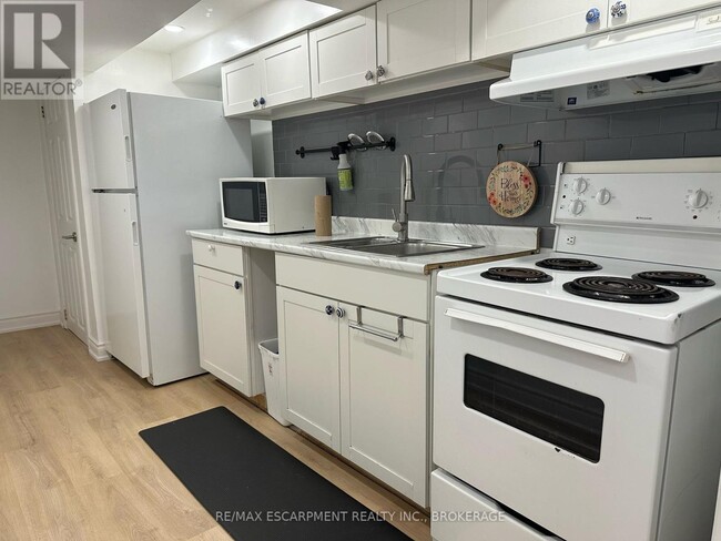 Photo du bâtiment - 342 E 23rd St