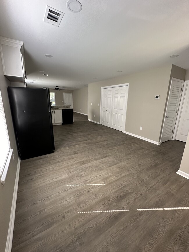 Foto del edificio - 305 E 22nd St