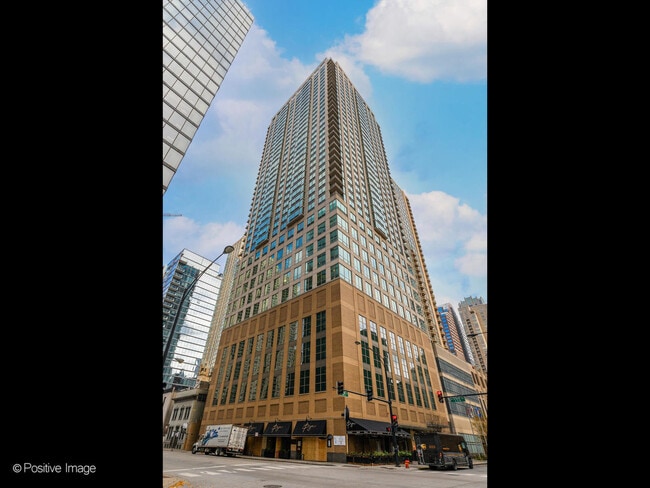 Building Photo - 2 E Erie St