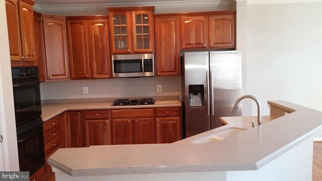 Building Photo - 15829 Bobolink Dr