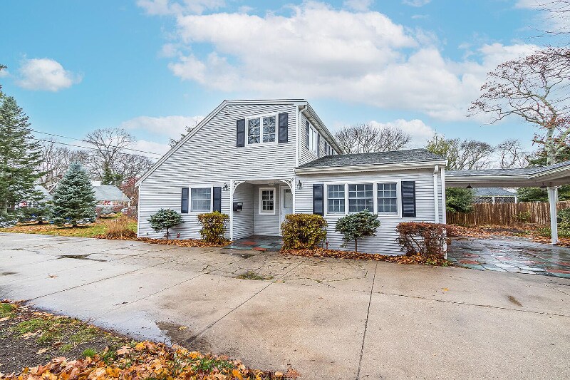 13 Holland St, Falmouth, MA 02540 House Rental in Falmouth, MA