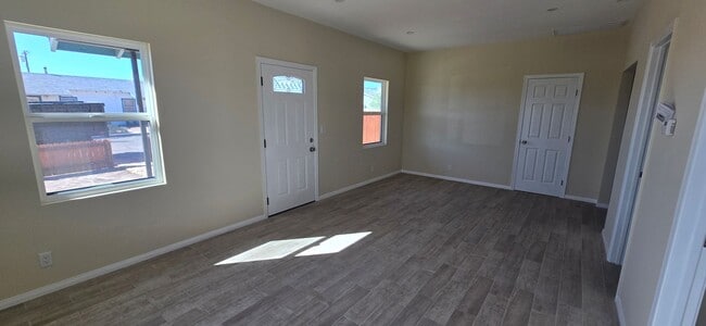 Building Photo - 13366 Verbena St