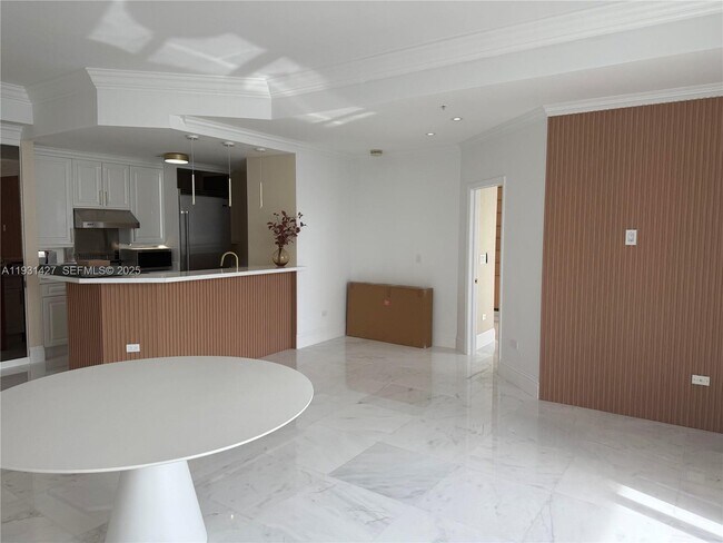 Foto del edificio - 848 Brickell Key Dr