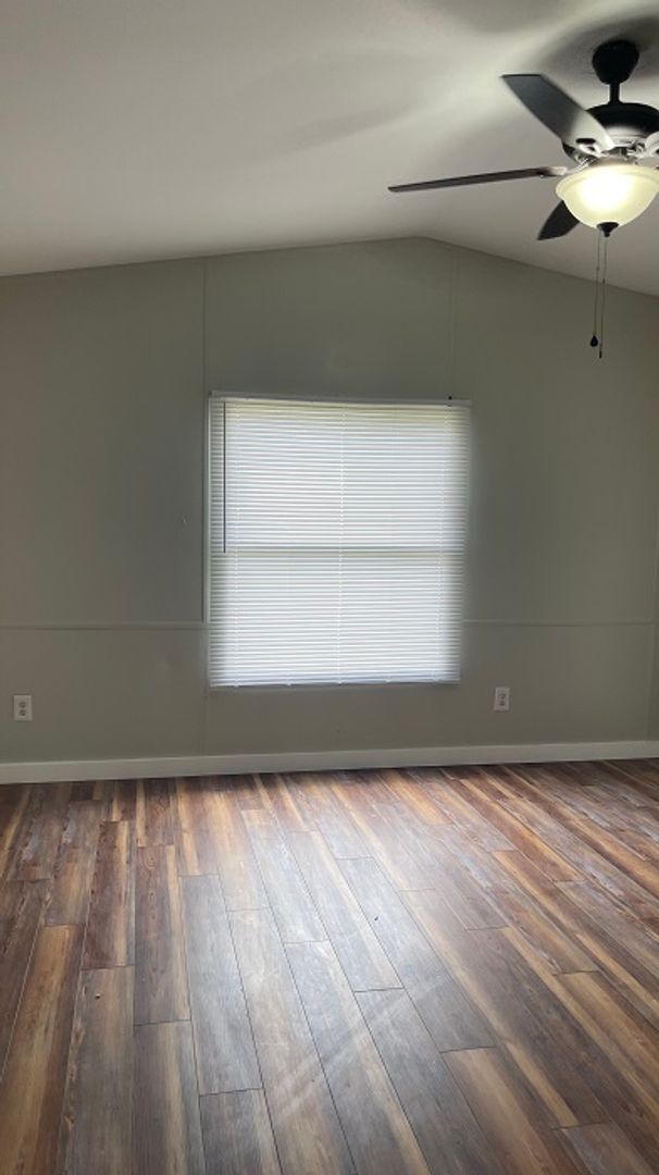 Foto del edificio - 4249 Farm to Market Rd 2259