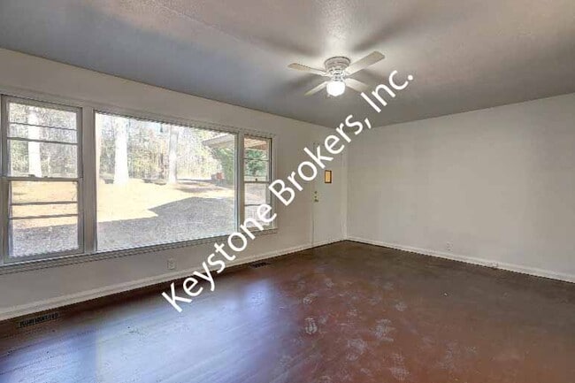 Building Photo - 1752 Upper River Rd