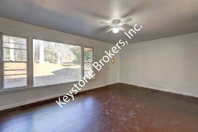 Foto del edificio - 1752 Upper River Rd