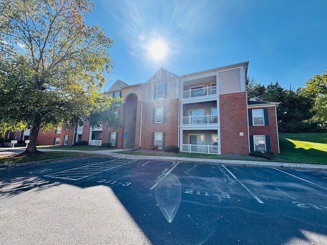 Foto del edificio - 2 Bedroom, 2 Bath Condo