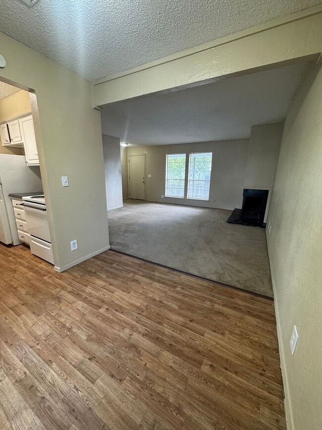 Building Photo - 2411 E 55th Pl