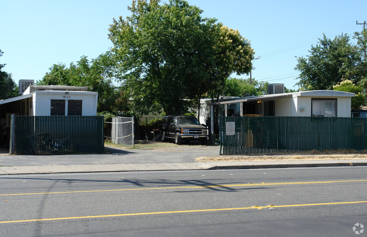 Primary Photo - Auburn Oaks Mobile Home Park