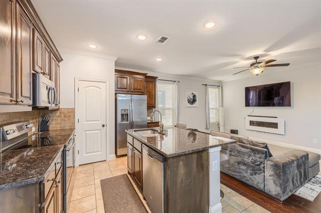 Foto del edificio - 5035 Venecia Way