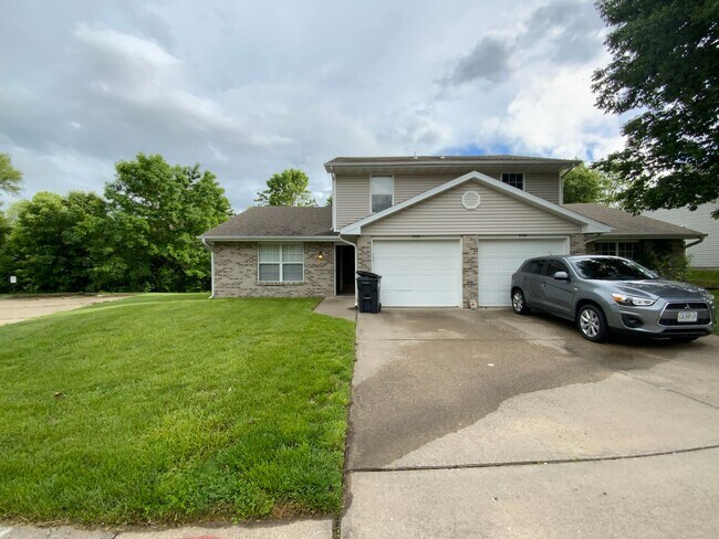 Building Photo - 3566-3568 Prescott Dr