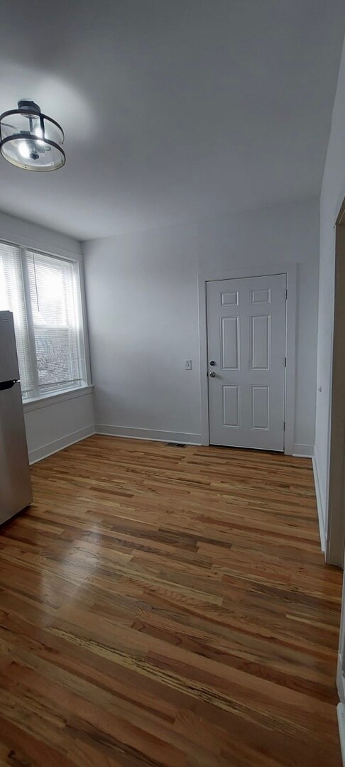 Foto del edificio - 3915 W Potomac Ave