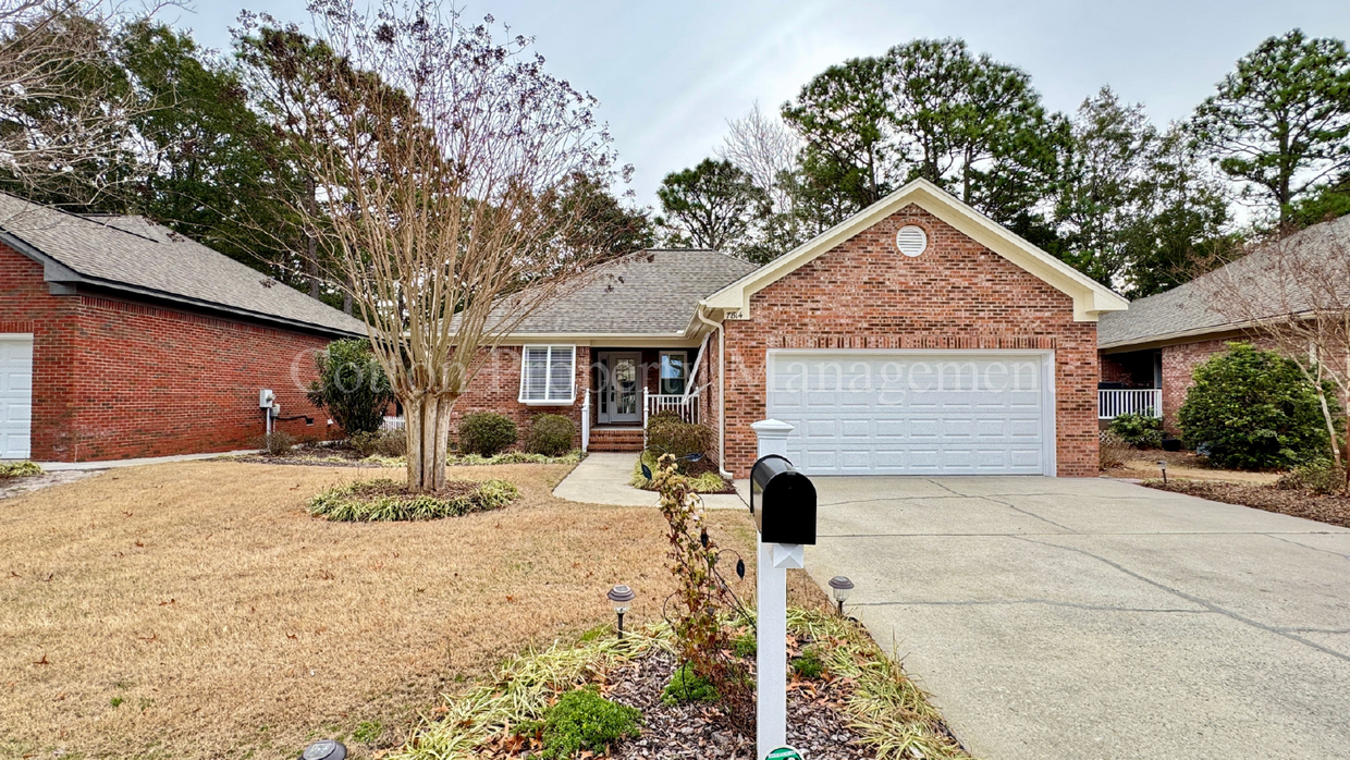 Foto principal - 3 BD/2 BA LUXURY GOLF COMMUNITY/$2,375 per...