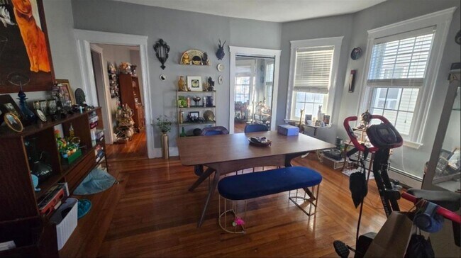 Building Photo - 835 Fellsway