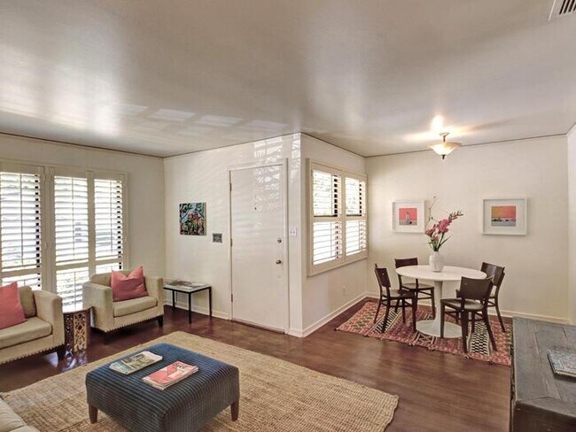 Foto del edificio - Charming home at 1417 2nd Ave, Sacramento