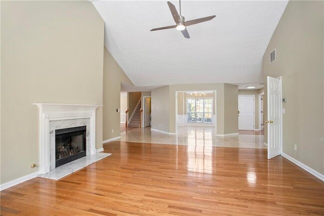 Foto del edificio - 377 Canterbury Pl Dr