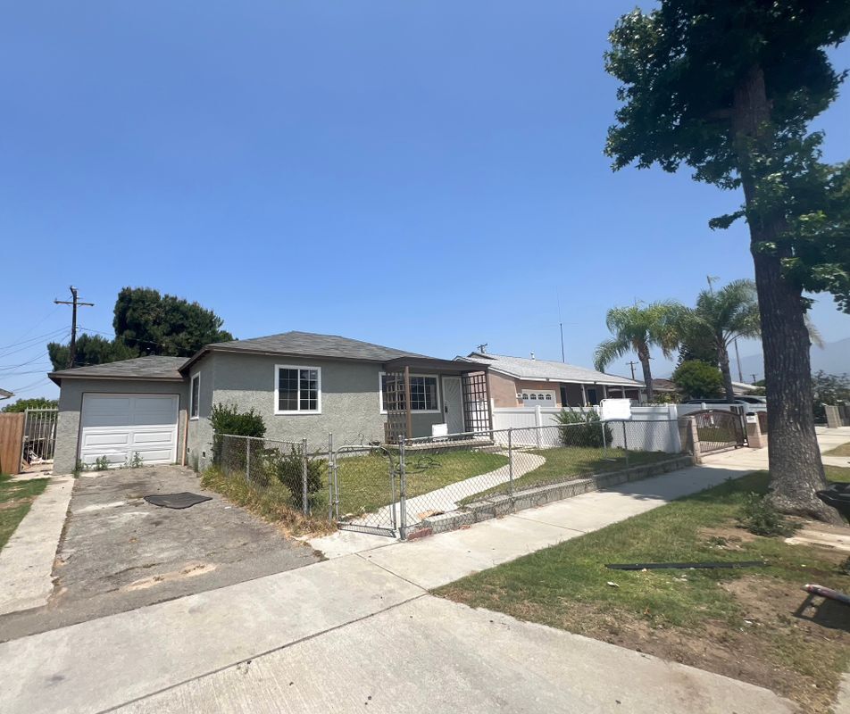 Building Photo - 4546 La Rica Ave