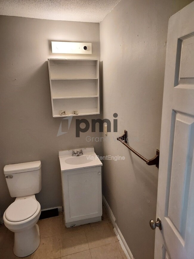 Foto del edificio - 1624 N Water St