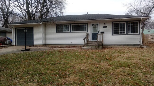 Foto del edificio - 3BR rancher with appliances and garage. Pr...