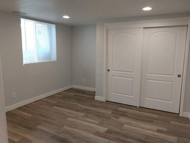 Building Photo - 1522 N Hill Field Rd