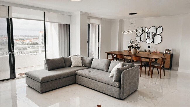 Foto del edificio - 20355 NE 34th Ct