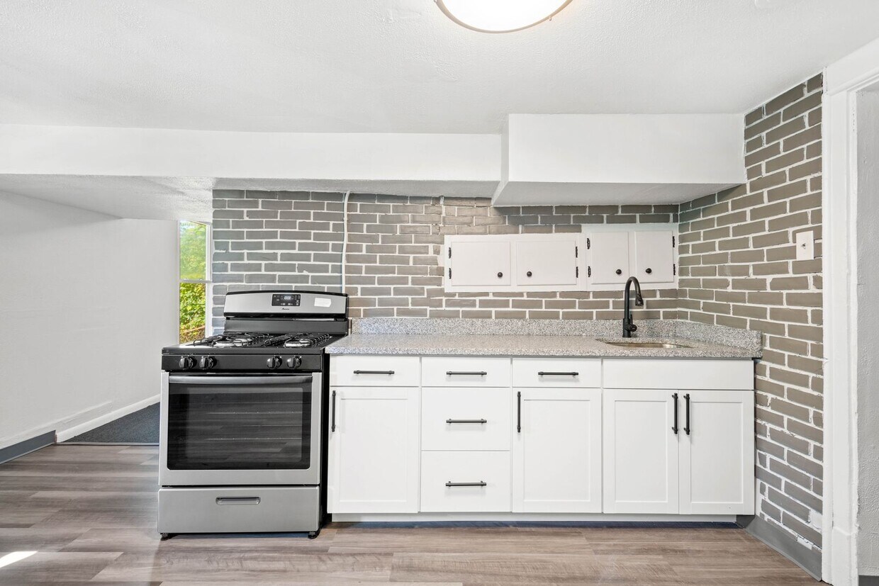 Foto principal - 133 Glenmore Ave