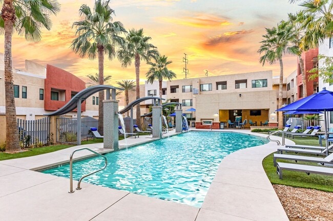 Building Photo - Las Aguas