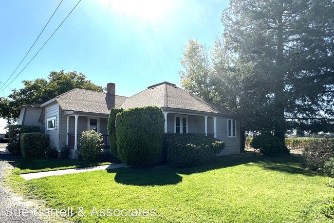 Building Photo - 2 br, 1 bath House - 2940 Guerneville Rd.