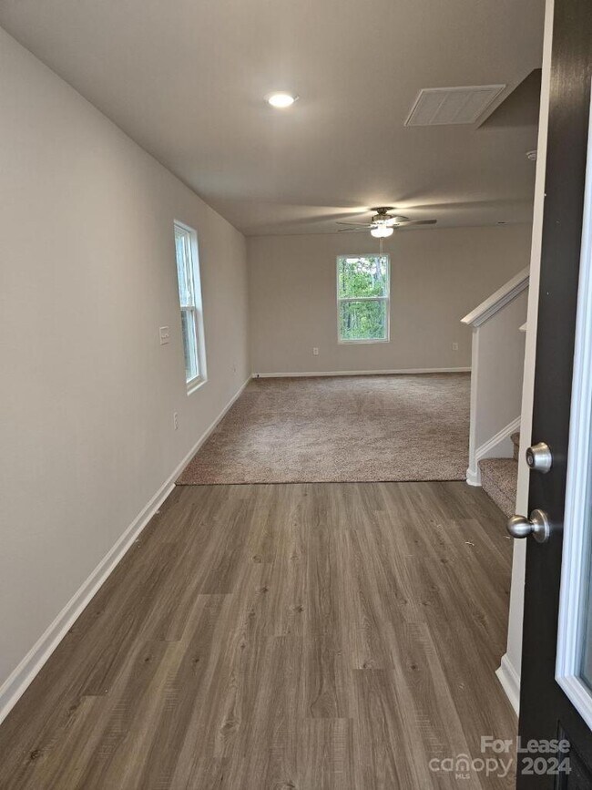 Building Photo - 5012 Golden Flyer Ln