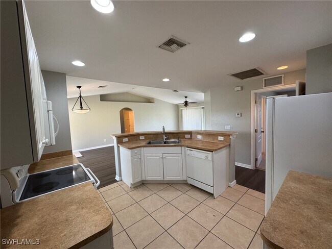 Building Photo - 3205 43rd St W