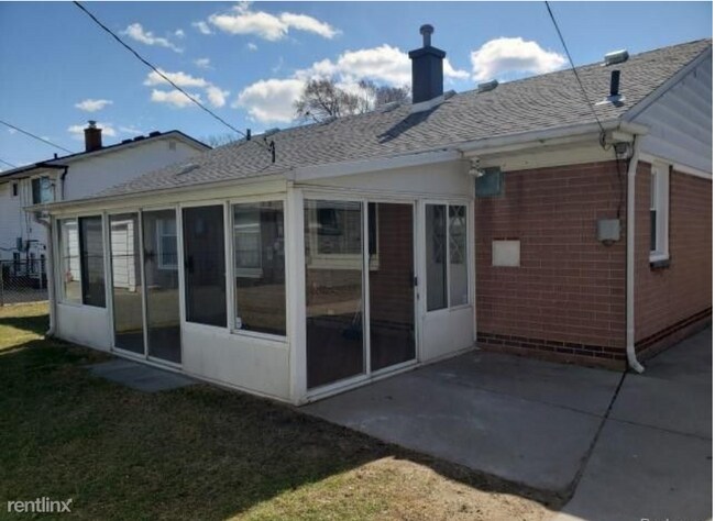 Building Photo - 3 br, 1 bath House - 1235 E Harwood Ave