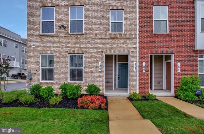 Building Photo - 100 Lawndale Dr