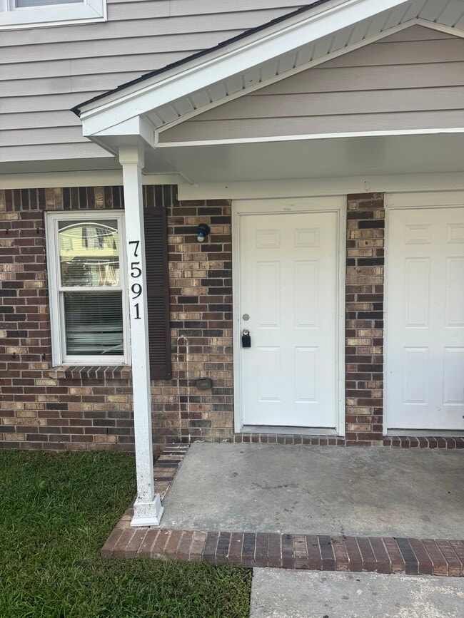 Foto del edificio - 7591 Hunters Ridge Ln