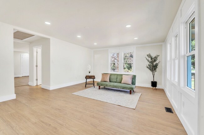 Foto del edificio - 805 W Fairview Ave
