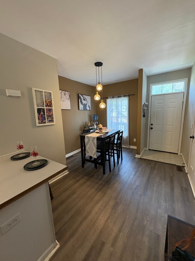 Building Photo - 7640 Katherine Dr