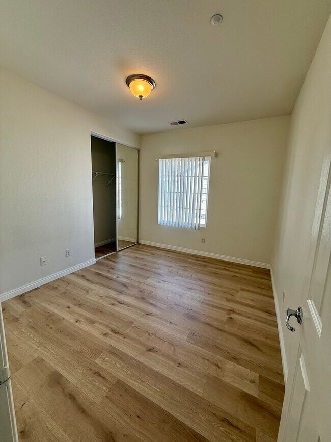Foto del edificio - Beautiful 2 bed 2 bath Rancho Cucamonga Condo
