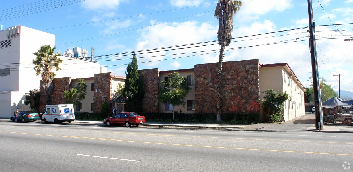Foto principal - Lankershim Plaza Apartments