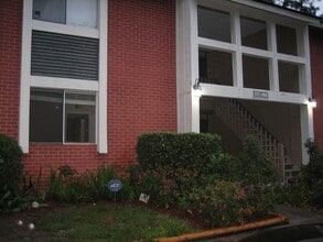 Building Photo - 8849 Old Kings Rd S