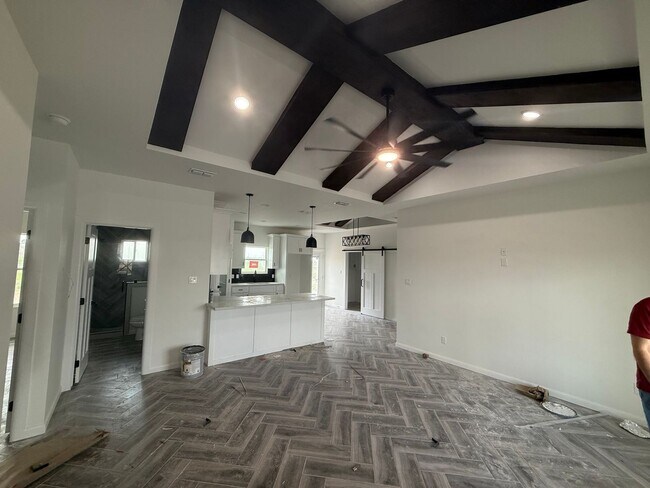 Building Photo - 2614 Dichoso Ave