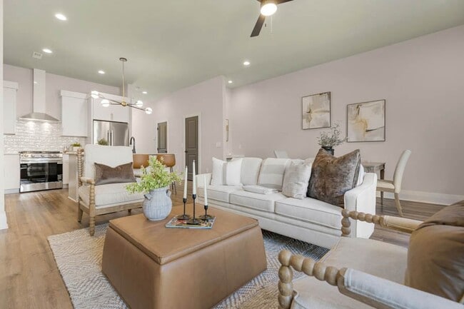 Foto del edificio - Noble Place Townhomes