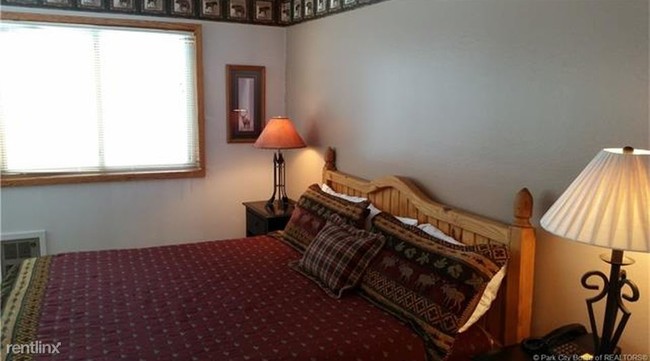 Building Photo - 2 br, 2 bath  - 401 Silver King Dr