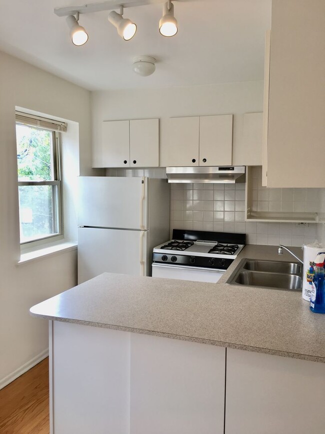 Interior Photo - Hollywood Beach