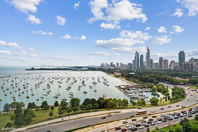 Foto del edificio - 155 N Harbor Dr