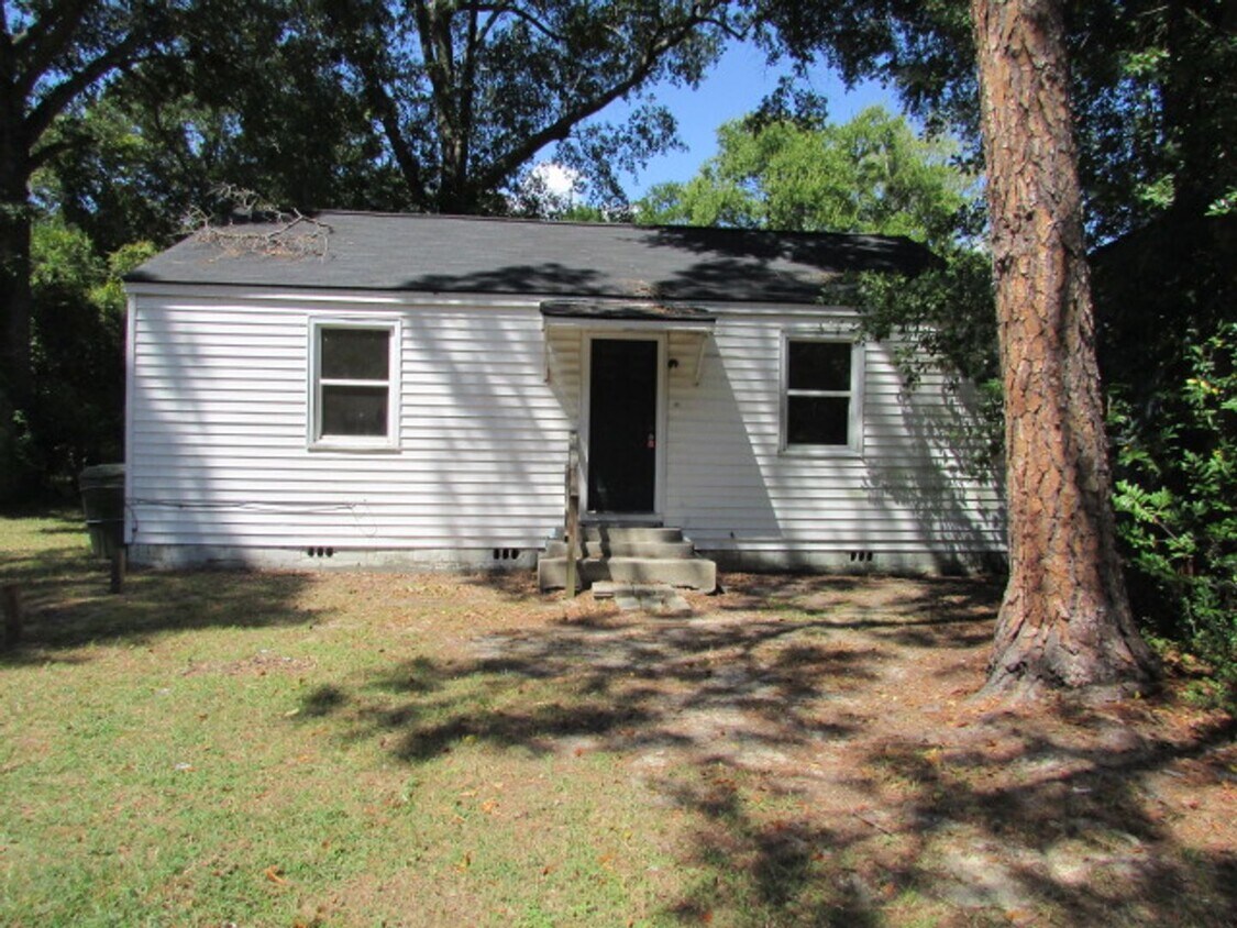 Primary Photo - Home on Cul-de-sac