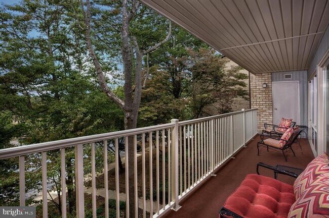 Building Photo - 6013 Hunt Ridge Rd