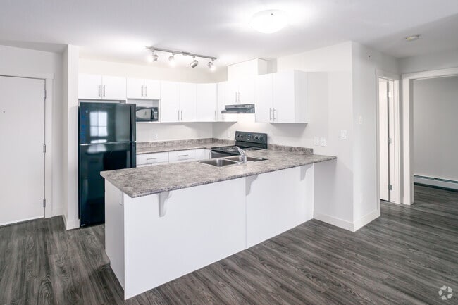 2BR, 1BA - Topaz 1 - 913SF - Kitchen - Emerald Hills