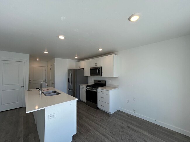 Foto del edificio - 3 Bedroom 2.5 Bathroom Townhouse in Eagle Mountain!