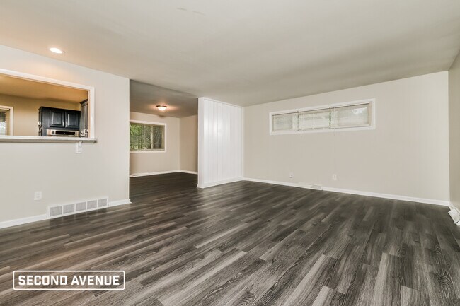 Building Photo - 6241 N Robinhood Ln